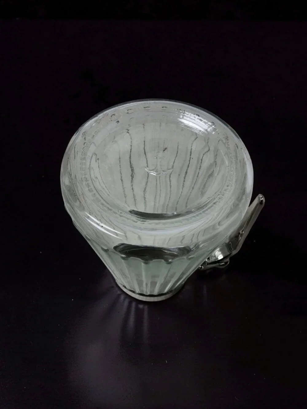 Vintage Anchor Hocking 1960s drip stop Plastic Lid Style Ribbed Clear Glass, Syr